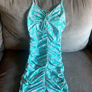 Super vibrant floral dress 👗